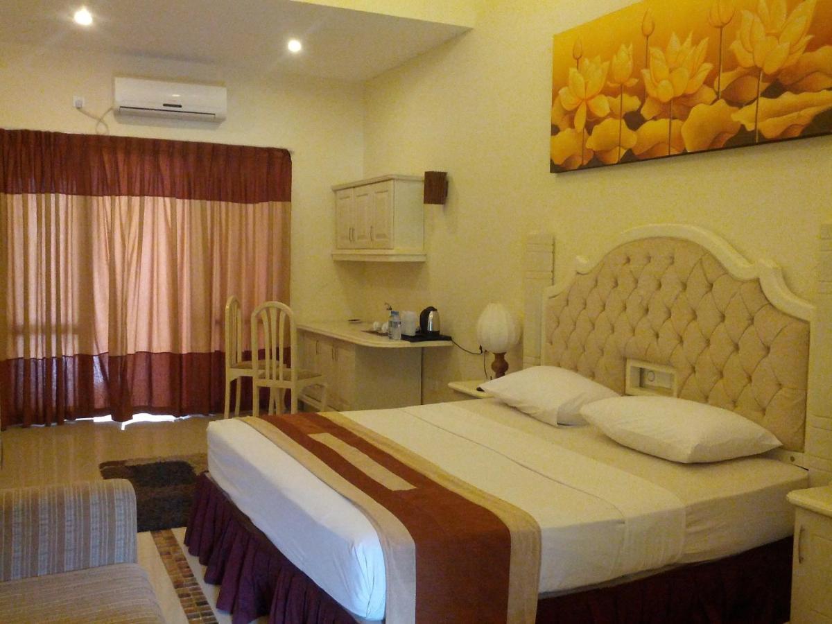 Miridiya Lake Resort Anuradhapura Rom bilde